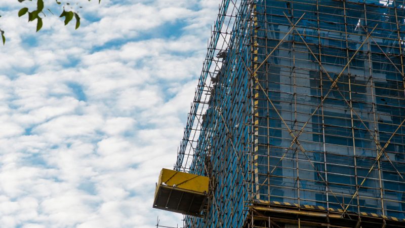 杭州建筑工程施工安全措施：防坠落关键点深入解析